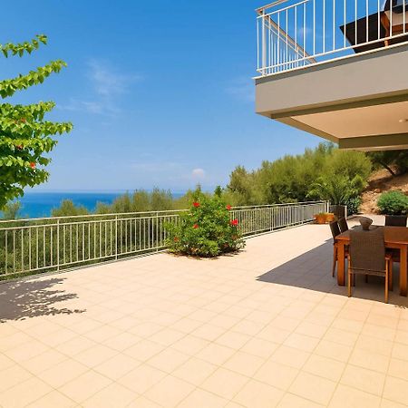 Vila Aigli Fully Equipped Getaway - Seaview Lux Retreat Kalamata Exteriér fotografie