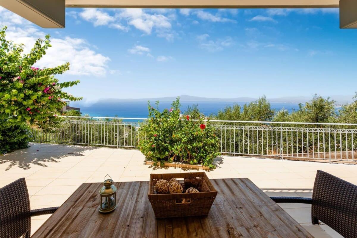 Vila Aigli Fully Equipped Getaway - Seaview Lux Retreat Kalamata Exteriér fotografie