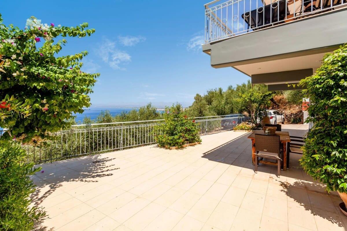 Vila Aigli Fully Equipped Getaway - Seaview Lux Retreat Kalamata Exteriér fotografie